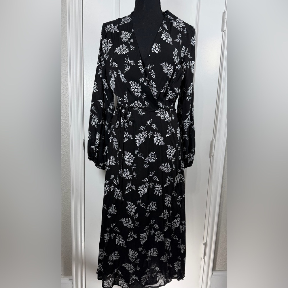 Nic & Jo Elegant Black and White Floral Long Sleeve Dress